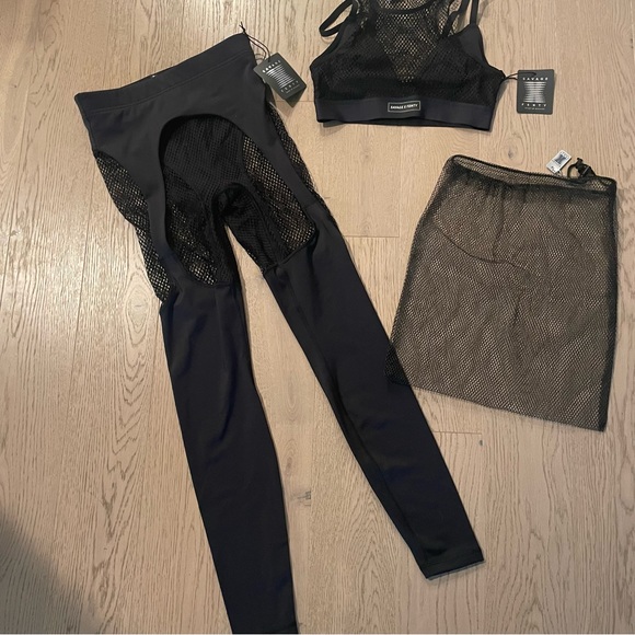 NWT Savage x Fenty Pin Up Low-Impact Sports Bra S *Limited Edition* - Picture 4 of 4